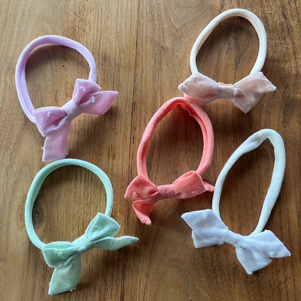 NWOT newborn headbands with bows 🐣